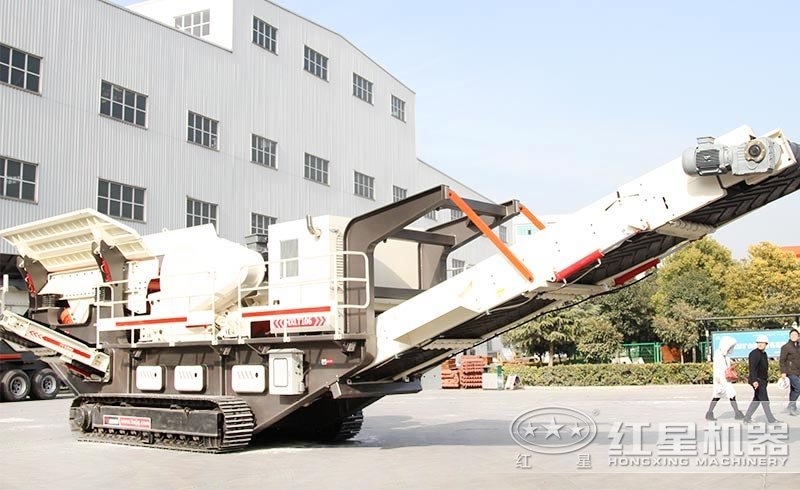 小型履帶石頭破碎機匠工于心，環(huán)保達標，不怕污染