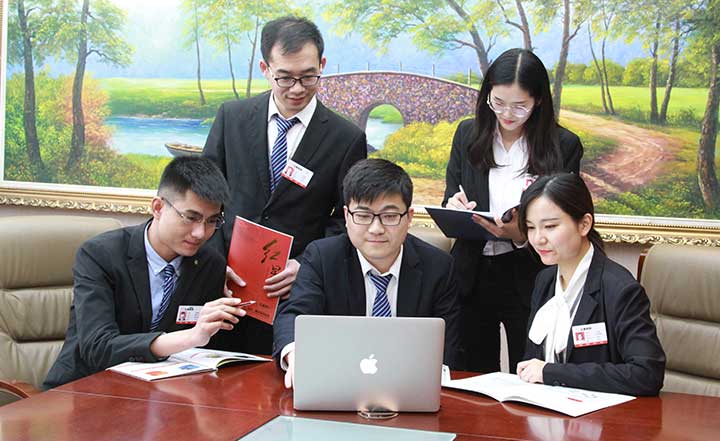 認(rèn)真商榷設(shè)計(jì)方案，為用戶提供更科學(xué)的投資方針