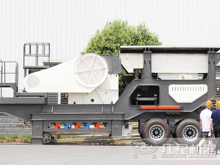 客戶到場參觀輪胎移動(dòng)破，七大模塊，多種組合，滿足用戶需求