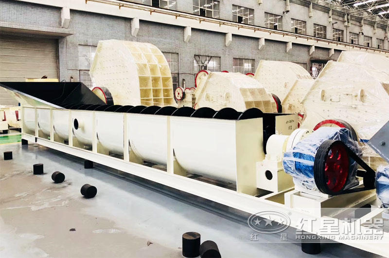 螺旋式洗砂機(jī)機(jī)身長(zhǎng)8-11米，可與機(jī)載車身銜接合理